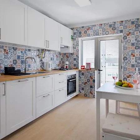 Apartamento Encosta Da Marina By Lovelystay