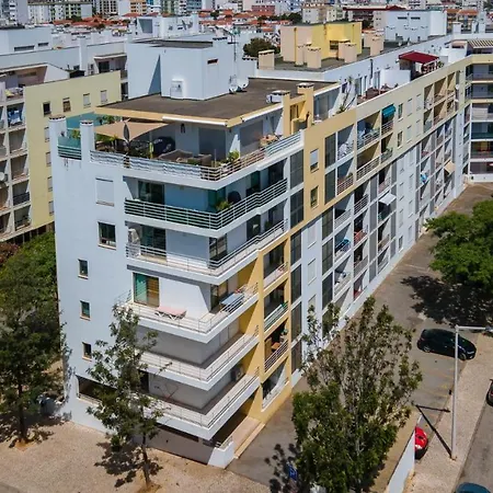 Apartamento Encosta Da Marina By Lovelystay