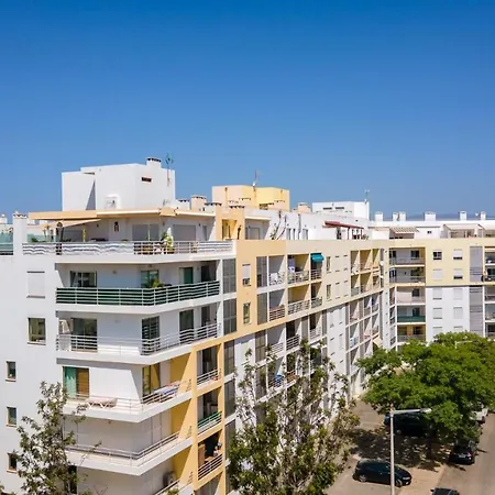 Apartamento Encosta Da Marina By Lovelystay
