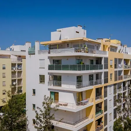 Daire Apartamento Encosta Da Marina By Lovelystay